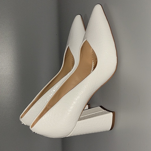 Circus by Sam Edelman Womens White Snake Embossed Cushioned Comfort Marlee Point - Picture 2 of 4